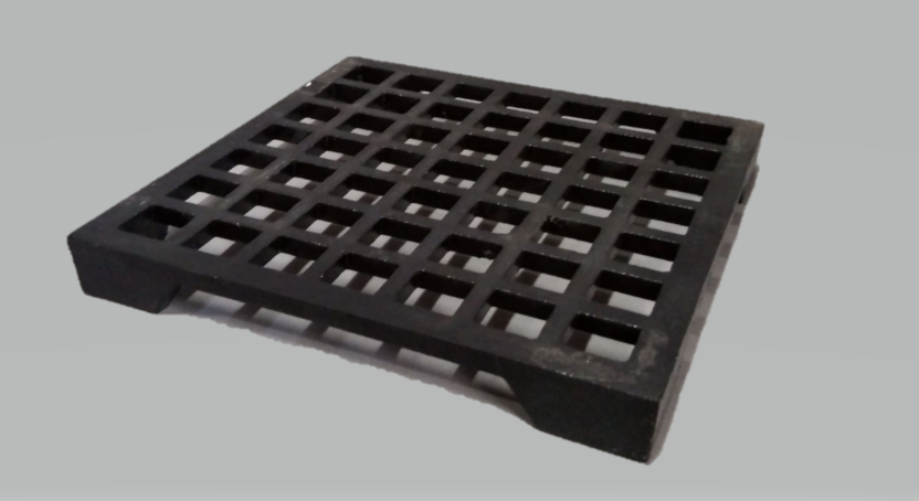 ２４０溜桝用足付格子蓋　　２６０㎜角（下部２５５㎜）×H３０㎜